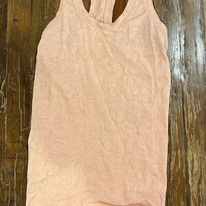 Athleta Women's Peach Sports Top